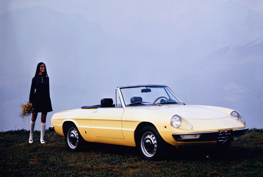  Alfa Romeo 1750 Spider Veloce (105) 1969 года  (фото 6 из 14)